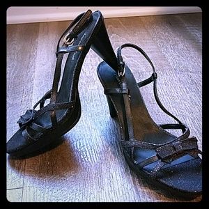 NWOT Glitter heels